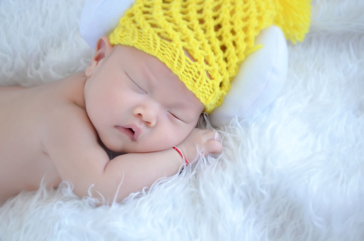 新生孕妈供卵生的宝宝挤带多久掉（新生NF宝贝(国际)生殖的婴儿挤带好久掉）